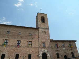 nella piazza principale…