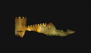 Castello San Giorio notturno
