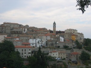 Castelguidone sul suo cocuzzolo