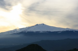 tramonto guardando il vulcano