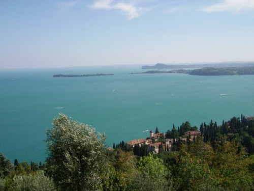 Gardone Riviera - il lago e l'isola