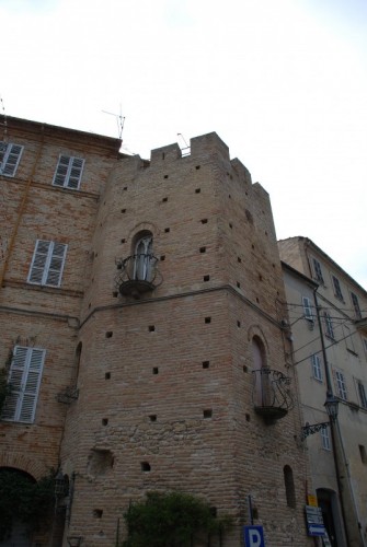 Montefiore dell'Aso - torrione di S. Angelo