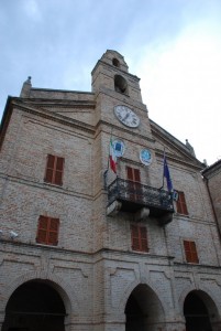torre dell’orologio nel borgo