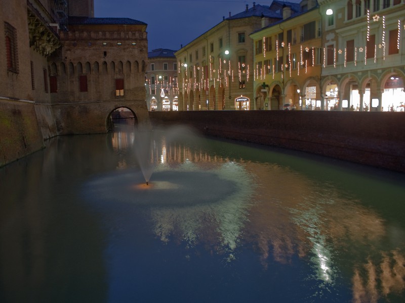 ''il castello e le  luci'' - Ferrara