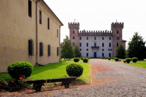 Il Castello Visconti - Castelbarco  a Cislago