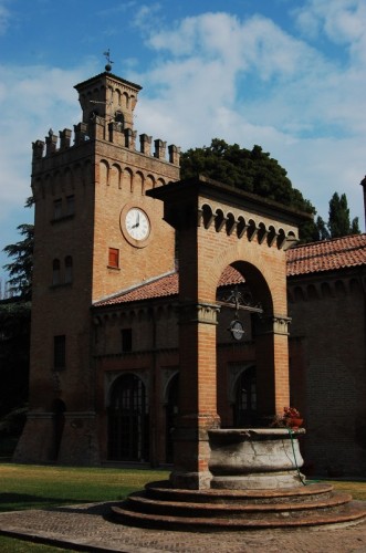 San Giovanni in Persiceto - Il castello della Giovannina3 San Giovanni in Persiceto - Il castello della Giovannina3