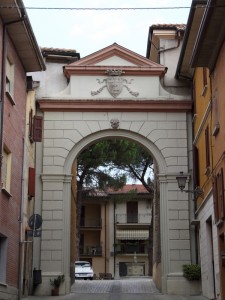 la porta  della piazza