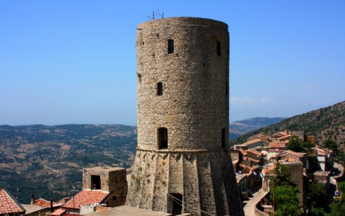Castelcivita - la torre Angioina di Castelcivita