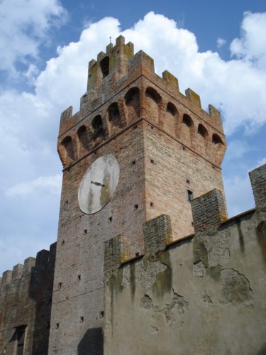 Castelfiorentino - una torre tra le nuvole