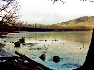 Il lago ghiacciato