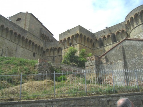 Volterra - il castello: una prigione?