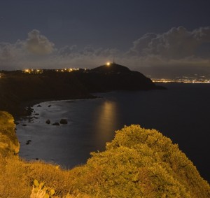 Panorama del Capo di Milazzo in notturna