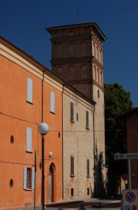 Torre in centro del paese