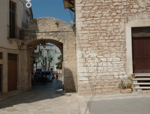 Binetto - Castello Federico II  porta sud