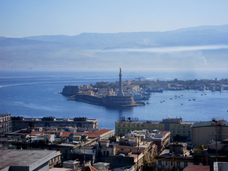 ''Lo Stretto'' - Messina