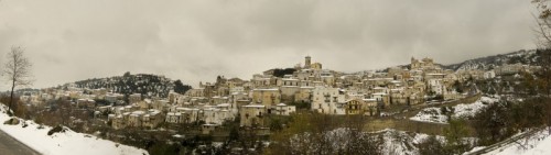 Luzzi - avvolto da una coltre di silenzio Luzzi - avvolto da una coltre di silenzio