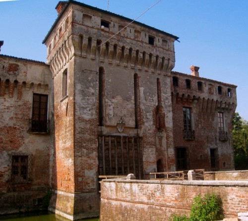 Borgo San Giacomo - ponte levatoio del castello di padernello