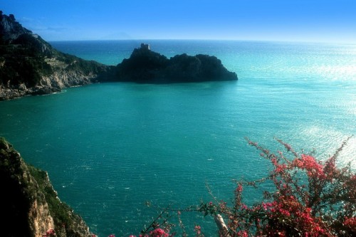 Conca dei Marini - torre saracena Conca dei Marini - torre saracena