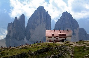 Il rifugio Locatelli e le Tre cime di Lavaredo