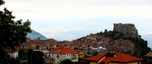 Sicignano degli Alburni - ...all'ombra del maniero...ecco Sicignano Sicignano degli Alburni - ...all'ombra del maniero...ecco Sicignano