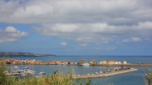 Il porto di Vibo Marina arrivando da Pizzo