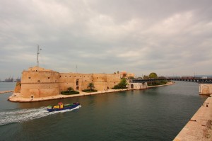 Passaggio nel canale navigabile