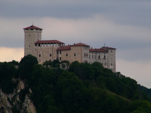 Angera - Rocca di Angera Angera - Rocca di Angera