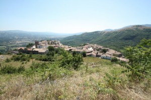 Il borgo medioevale di Civita Superiore Visto dalla sommità del castello