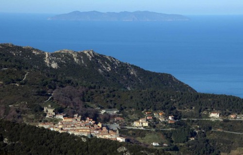 Marciana - l'isola di Capraia come si vede dall'Elba Marciana - l'isola di Capraia come si vede dall'Elba