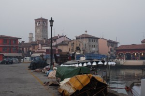 Marano Lagunare nella nebbia della sera