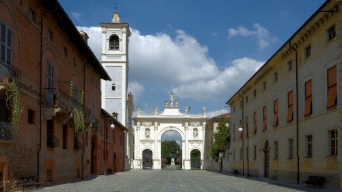 Cherasco - La porta di Belvedere. Cherasco - La porta di Belvedere.