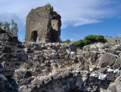 Caserta - Torre d'avvistamento del castello di Casertavecchia Caserta - Torre d'avvistamento del castello di Casertavecchia