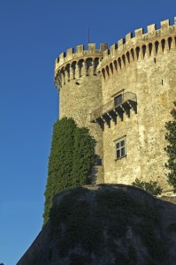 La torre del castello Orsini-Odescalchi