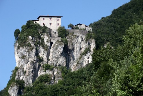 Bondone - Castel S. Giovanni di Bondone
