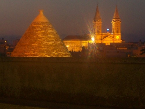 Alberobello - sopra una vecchia terrazza... Alberobello - sopra una vecchia terrazza...