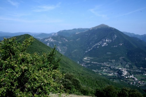 Ferentillo - Valnerina vista sull'Abbazia di S. Pietro in Valle Ferentillo - Valnerina vista sull'Abbazia di S. Pietro in Valle