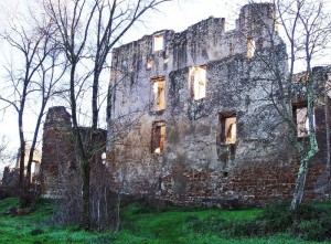 Rovine del Castello Orsini Altieri, Riserva Naturale Regionale di Monterano