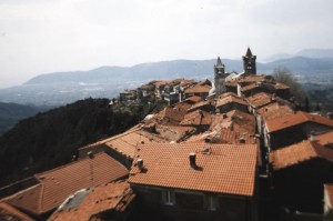 Vista dal castello sul borgo