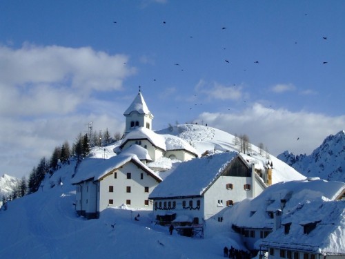 Tarvisio - un manto bianco ricopre il Lussari Tarvisio - un manto bianco ricopre il Lussari