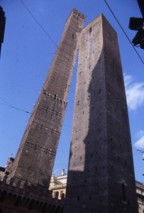 Bologna: Torri Garisenda e Asinelli