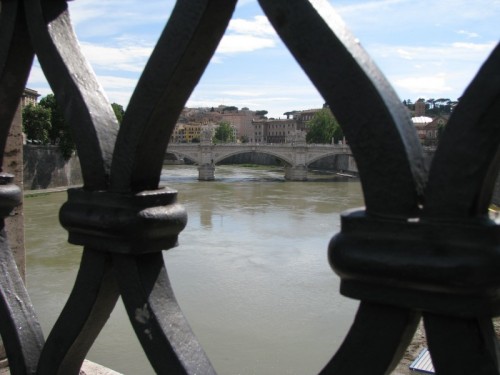 Roma - Roma, il Tevere e Ponte Vittorio Emanuele II, visti da Ponte Sant'Angelo, 2giu2009