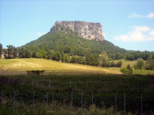 Castelnovo ne' Monti - Gigante di pietra Castelnovo ne' Monti - Gigante di pietra