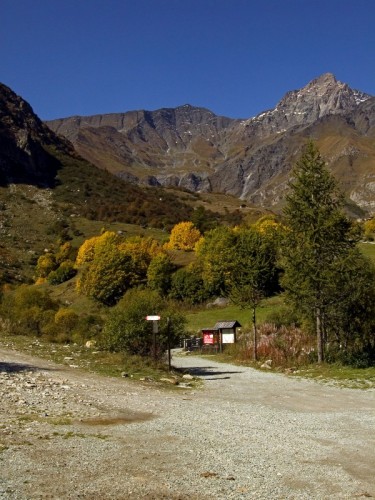 Bellino - All'inizio dei sentieri Bellino - All'inizio dei sentieri