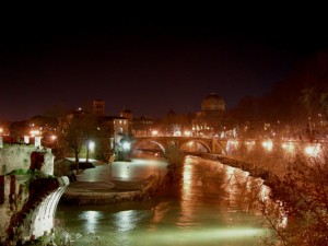 L’Isola Tiberina e il Ponte Rotto di notte