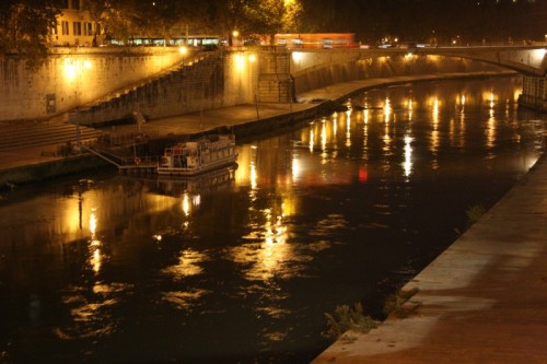 Roma - notturno sul Tevere, da Ponte Cestio (Isola Tiberina), 2ott2009 (1)