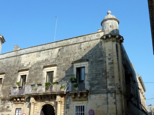 Maglie - Palazzo Garzia e la sua Garitta
