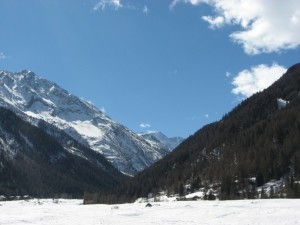 Tra la candida neve ecco..il piccolo ma suggestivo borgo di Rhemes-Notre-Dame