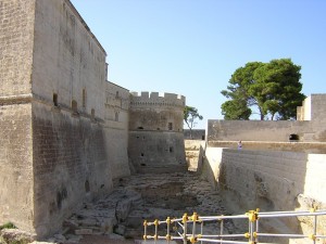 Acaja, il fossato del Castello