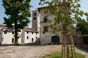 strassoldo, castello e chiesetta