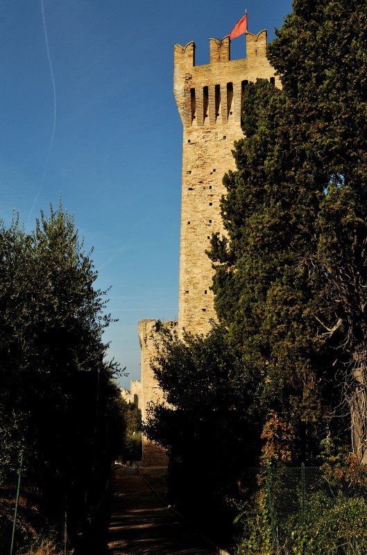 ''sventola bandiera rossa'' - Porto San Giorgio